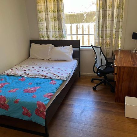 Gorgeous Master Bedroom With Own Bath Frankston Ngoại thất bức ảnh